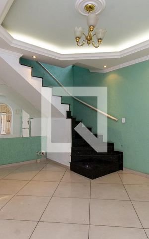 Casa à venda com 231m², 4 quartos e 2 vagas Casa à venda com 231m², 4 quartos e 2 vagasSala