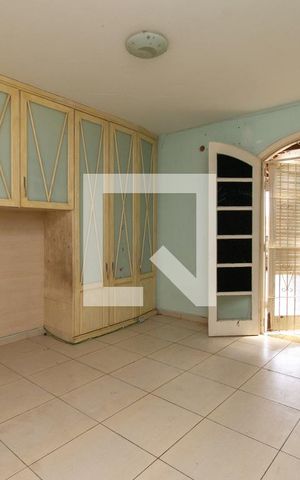 Casa à venda com 231m², 4 quartos e 2 vagas Casa à venda com 231m², 4 quartos e 2 vagasQuarto 1
