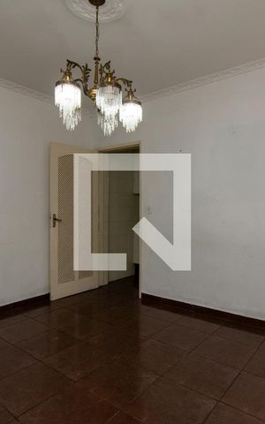 Casa à venda com 231m², 4 quartos e 2 vagas Casa à venda com 231m², 4 quartos e 2 vagasSala de Jantar