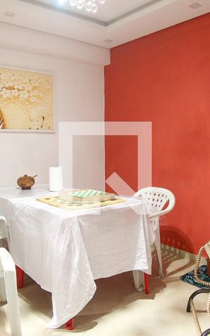 Casa à venda com 160m², 4 quartos e 2 vagas Casa à venda com 160m², 4 quartos e 2 vagasSala