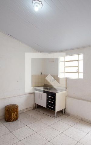 Casa para alugar com 34m², 1 quarto e sem vaga Casa para alugar com 34m², 1 quarto e sem vagaSala