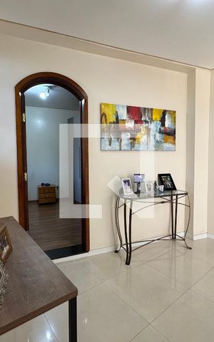 Casa para alugar com 860m², 4 quartos e 7 vagas Casa para alugar com 860m², 4 quartos e 7 vagasSala