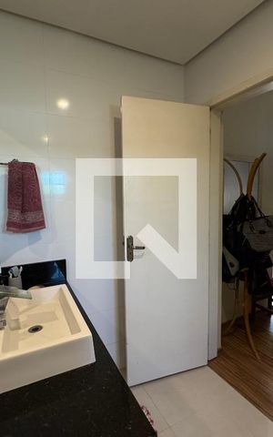 Casa para alugar com 860m², 4 quartos e 7 vagas Casa para alugar com 860m², 4 quartos e 7 vagasBanheiro/Quarto 3