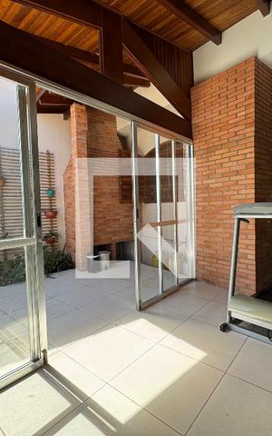 Casa para alugar com 860m², 4 quartos e 7 vagas Casa para alugar com 860m², 4 quartos e 7 vagasÁrea comum