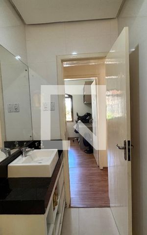 Casa para alugar com 860m², 4 quartos e 7 vagas Casa para alugar com 860m², 4 quartos e 7 vagasBanheiro Social