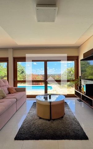 Casa para alugar com 860m², 4 quartos e 7 vagas Casa para alugar com 860m², 4 quartos e 7 vagasSala