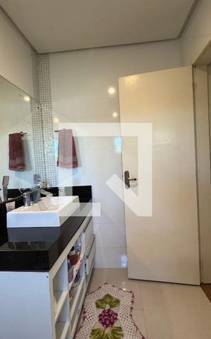 Casa para alugar com 860m², 4 quartos e 7 vagas Casa para alugar com 860m², 4 quartos e 7 vagasBanheiro/Quarto 3