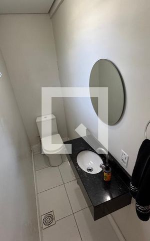 Casa para alugar com 860m², 4 quartos e 7 vagas Casa para alugar com 860m², 4 quartos e 7 vagasBanheiro de Serviço