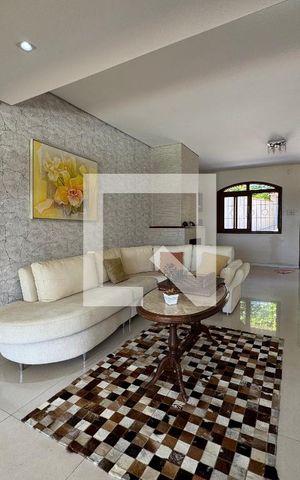 Casa para alugar com 860m², 4 quartos e 7 vagas Casa para alugar com 860m², 4 quartos e 7 vagasSala