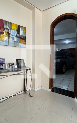 Casa para alugar com 860m², 4 quartos e 7 vagas Casa para alugar com 860m², 4 quartos e 7 vagasSala