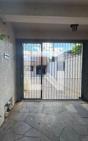Casa para alugar com 860m², 4 quartos e 7 vagas Casa para alugar com 860m², 4 quartos e 7 vagasFachada