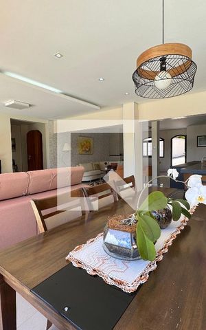 Casa para alugar com 860m², 4 quartos e 7 vagas Casa para alugar com 860m², 4 quartos e 7 vagasCopa