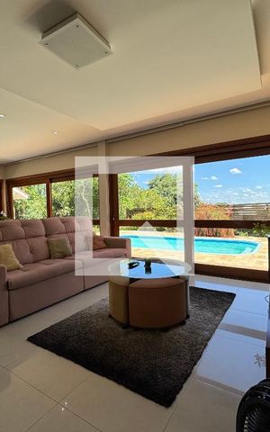 Casa para alugar com 860m², 4 quartos e 7 vagas Casa para alugar com 860m², 4 quartos e 7 vagasSala