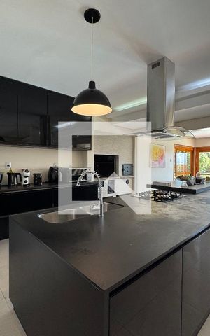 Casa para alugar com 860m², 4 quartos e 7 vagas Casa para alugar com 860m², 4 quartos e 7 vagasCozinha