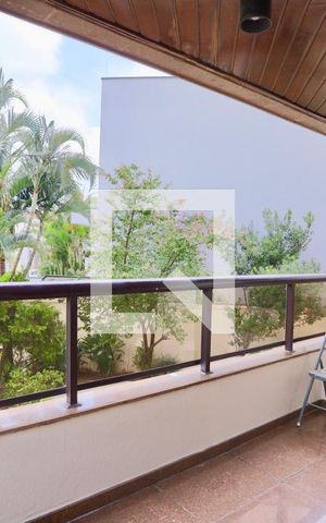 Apartamento à venda com 289m², 4 quartos e 4 vagas Apartamento à venda com 289m², 4 quartos e 4 vagasSacada