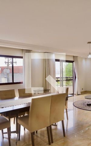 Apartamento à venda com 289m², 4 quartos e 4 vagas Apartamento à venda com 289m², 4 quartos e 4 vagasSala