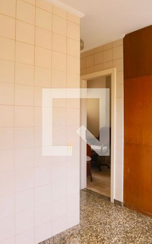 Apartamento à venda com 289m², 4 quartos e 4 vagas Apartamento à venda com 289m², 4 quartos e 4 vagasÁrea de Serviço