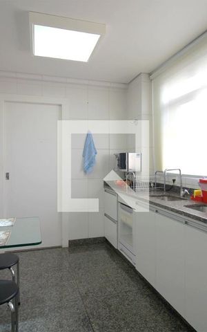 Apartamento à venda com 180m², 4 quartos e 4 vagasCozinha