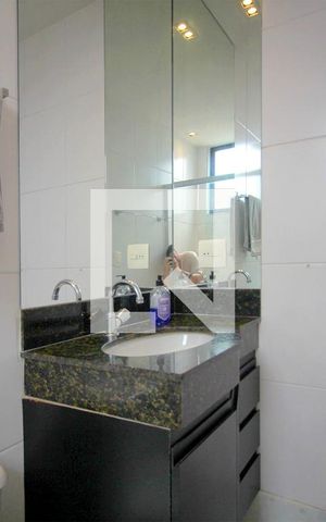 Apartamento à venda com 180m², 4 quartos e 4 vagasBanheiro 3