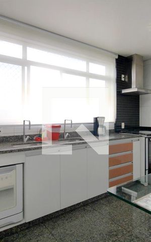 Apartamento à venda com 180m², 4 quartos e 4 vagasCozinha