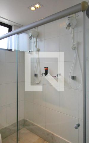 Apartamento à venda com 180m², 4 quartos e 4 vagasBanheiro