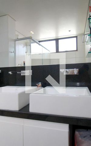 Apartamento à venda com 180m², 4 quartos e 4 vagasBanheiro