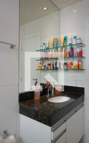 Apartamento à venda com 180m², 4 quartos e 4 vagasBanheiro 2