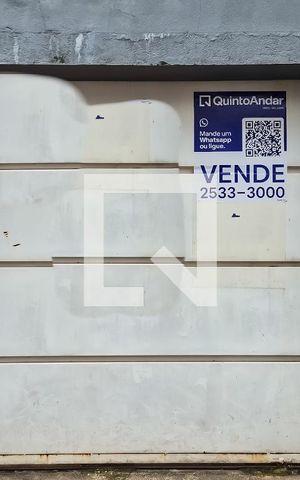 Casa à venda com 300m², 3 quartos e 2 vagas Casa à venda com 300m², 3 quartos e 2 vagasPlaquinha Instalada