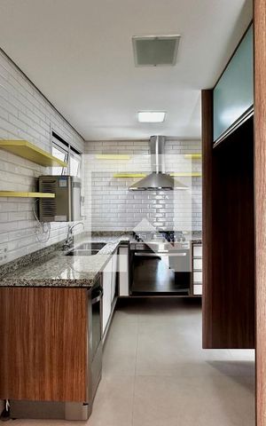 Apartamento para alugar com 117m², 3 quartos e 2 vagasCozinha