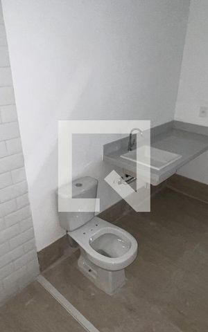Casa à venda com 845m², 4 quartos e 6 vagas Casa à venda com 845m², 4 quartos e 6 vagasBanheiro quarto 4