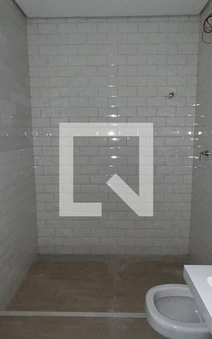 Casa à venda com 845m², 4 quartos e 6 vagas Casa à venda com 845m², 4 quartos e 6 vagasBanheiro quarto 4