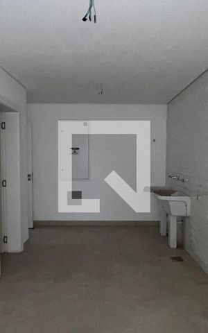 Casa à venda com 845m², 4 quartos e 6 vagas Casa à venda com 845m², 4 quartos e 6 vagasÁrea de Serviço