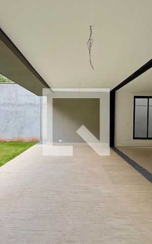 Casa à venda com 845m², 4 quartos e 6 vagas Casa à venda com 845m², 4 quartos e 6 vagasVaranda da Sala