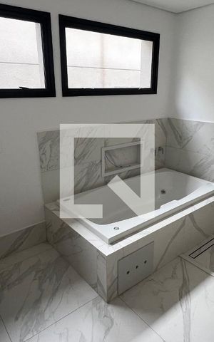Casa à venda com 845m², 4 quartos e 6 vagas Casa à venda com 845m², 4 quartos e 6 vagasBanheiro quarto 3