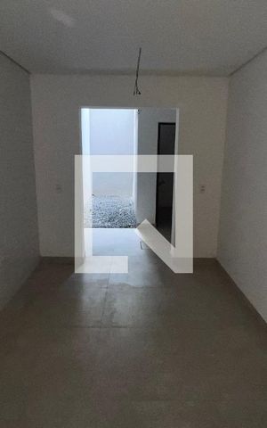 Casa à venda com 845m², 4 quartos e 6 vagas Casa à venda com 845m², 4 quartos e 6 vagasÁrea de Serviço