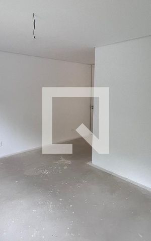 Casa à venda com 845m², 4 quartos e 6 vagas Casa à venda com 845m², 4 quartos e 6 vagasQuarto 2