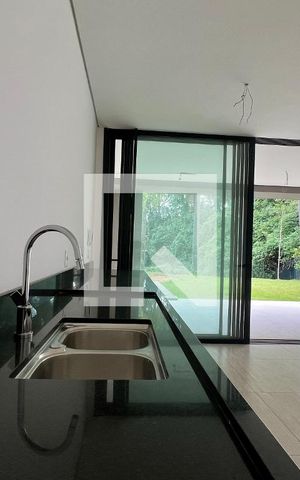Casa à venda com 845m², 4 quartos e 6 vagas Casa à venda com 845m², 4 quartos e 6 vagasCozinha