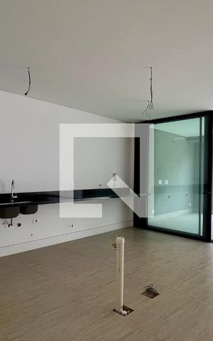 Casa à venda com 845m², 4 quartos e 6 vagas Casa à venda com 845m², 4 quartos e 6 vagasCozinha