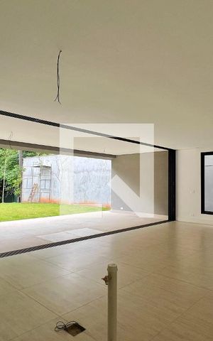 Casa à venda com 845m², 4 quartos e 6 vagas Casa à venda com 845m², 4 quartos e 6 vagasCozinha