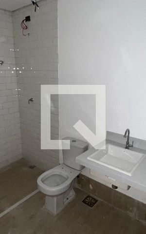 Casa à venda com 845m², 4 quartos e 6 vagas Casa à venda com 845m², 4 quartos e 6 vagasBanheiro quarto 4