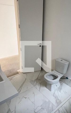 Casa à venda com 845m², 4 quartos e 6 vagas Casa à venda com 845m², 4 quartos e 6 vagasBanheiro Quarto 1