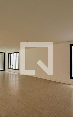 Casa à venda com 845m², 4 quartos e 6 vagas Casa à venda com 845m², 4 quartos e 6 vagasSala