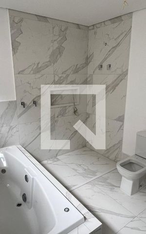 Casa à venda com 845m², 4 quartos e 6 vagas Casa à venda com 845m², 4 quartos e 6 vagasBanheiro quarto 3