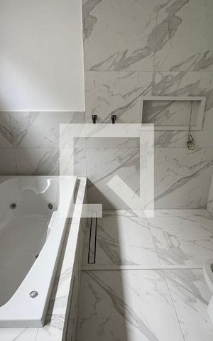 Casa à venda com 845m², 4 quartos e 6 vagas Casa à venda com 845m², 4 quartos e 6 vagasBanheiro quarto 3