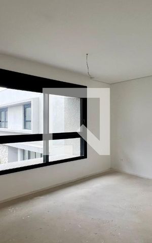 Casa à venda com 845m², 4 quartos e 6 vagas Casa à venda com 845m², 4 quartos e 6 vagasQuarto 1