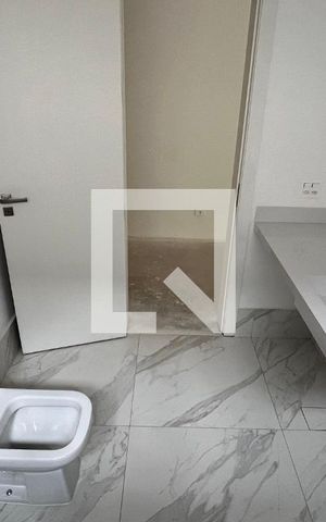 Casa à venda com 845m², 4 quartos e 6 vagas Casa à venda com 845m², 4 quartos e 6 vagasBanheiro quarto 3