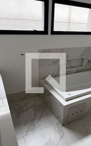 Casa à venda com 845m², 4 quartos e 6 vagas Casa à venda com 845m², 4 quartos e 6 vagasBanheiro quarto 3