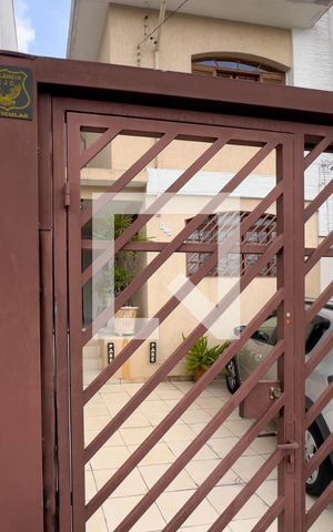 Casa à venda com 196m², 3 quartos e 2 vagas Casa à venda com 196m², 3 quartos e 2 vagasPlaca