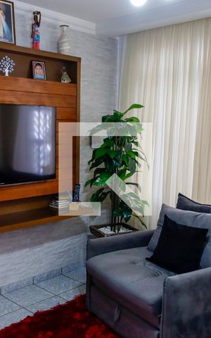 Casa à venda com 175m², 5 quartos e 2 vagas Casa à venda com 175m², 5 quartos e 2 vagasSala