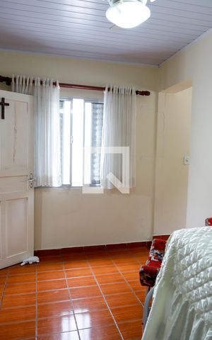 Casa à venda com 175m², 5 quartos e 2 vagas Casa à venda com 175m², 5 quartos e 2 vagasQuarto 3 - Suíte